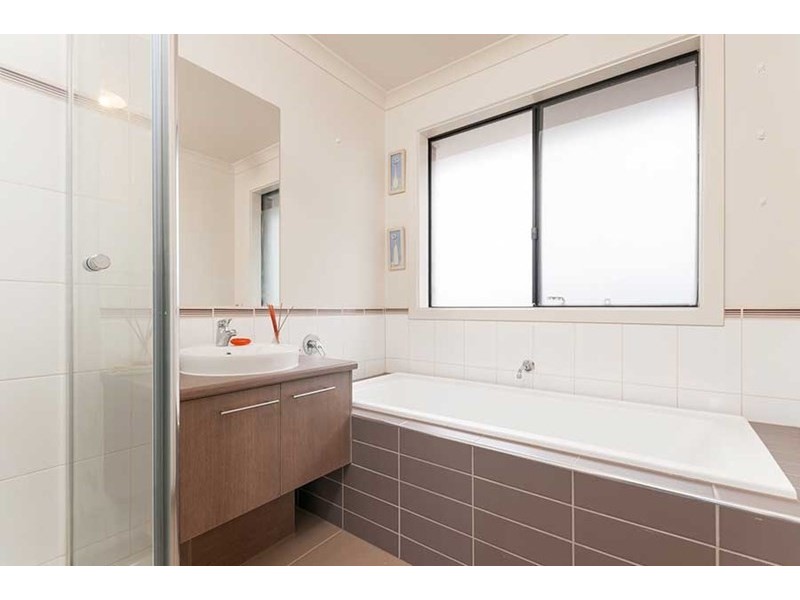 25 Gippsland Way, Craigieburn VIC 3064