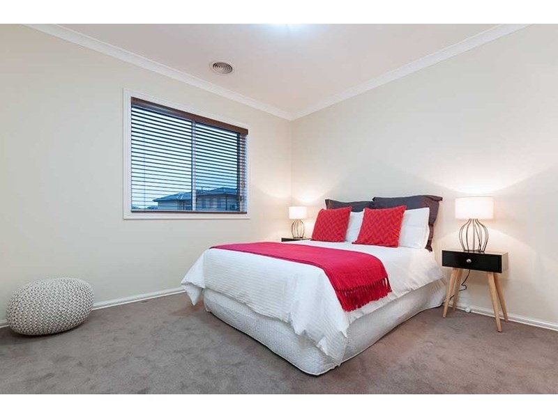 3 Ravenwoods Way, Craigieburn VIC 3064