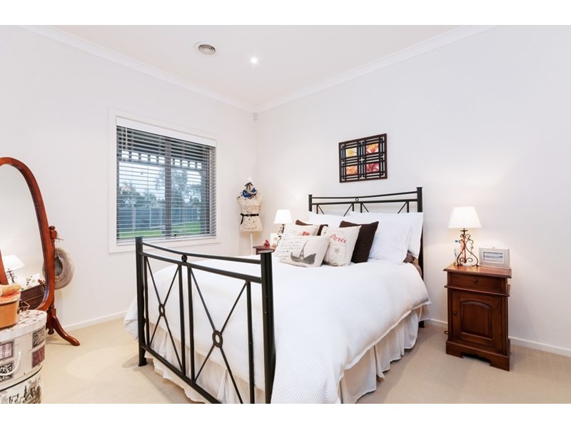 29 Hurlingham Way, Craigieburn VIC 3064