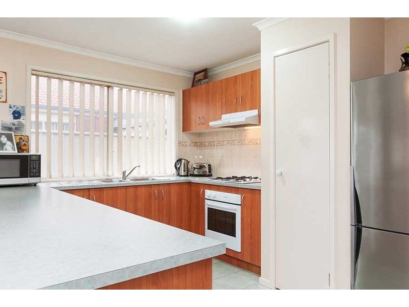 15 Berrima Close, Craigieburn VIC 3064
