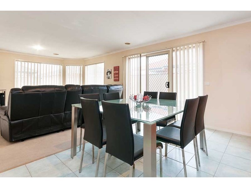 15 Berrima Close, Craigieburn VIC 3064