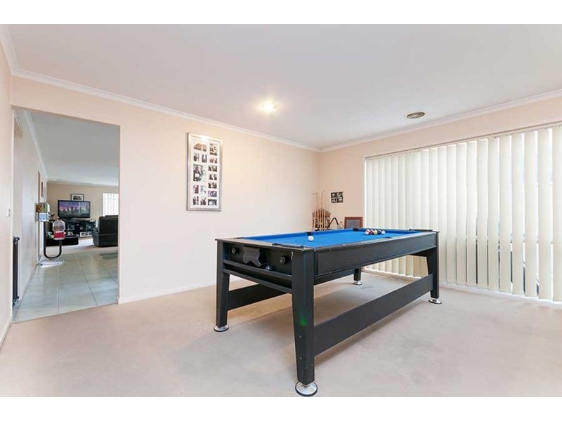 15 Berrima Close, Craigieburn VIC 3064