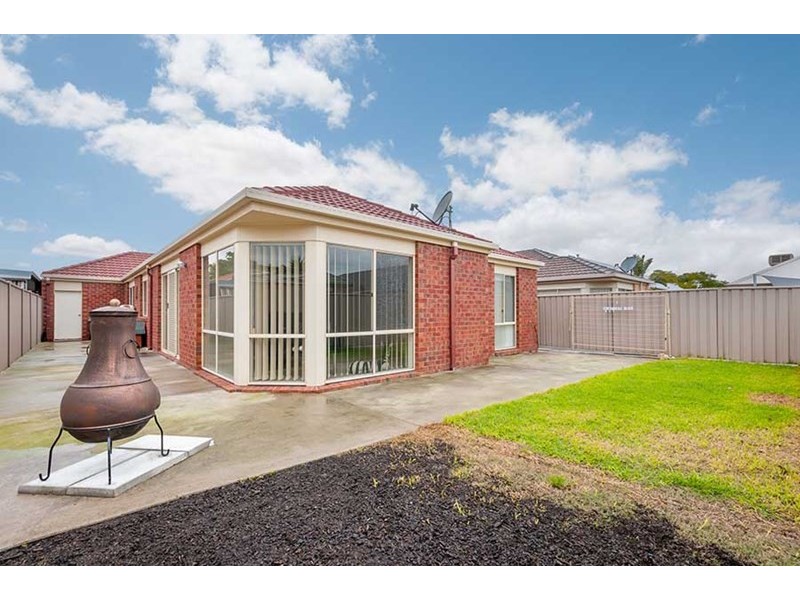 15 Berrima Close, Craigieburn VIC 3064
