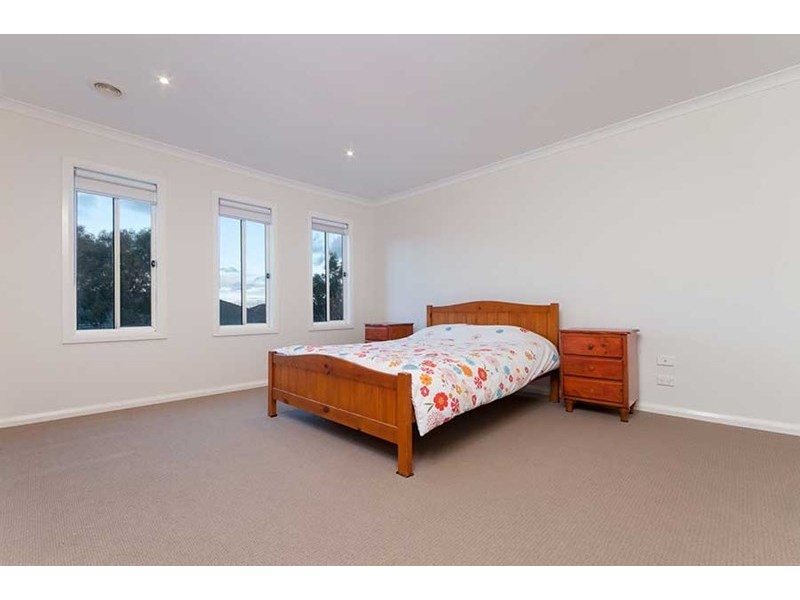 11 Willandra Avenue, Craigieburn VIC 3064