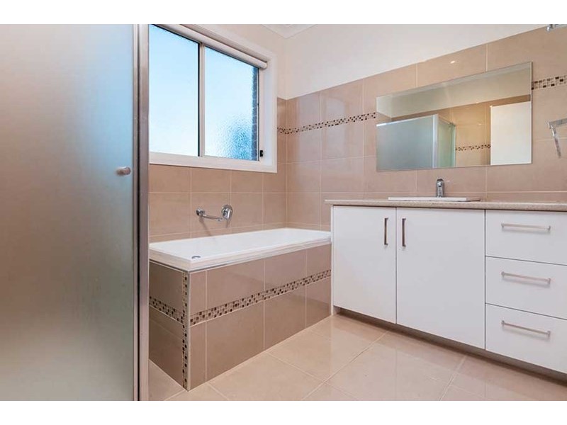 11 Willandra Avenue, Craigieburn VIC 3064