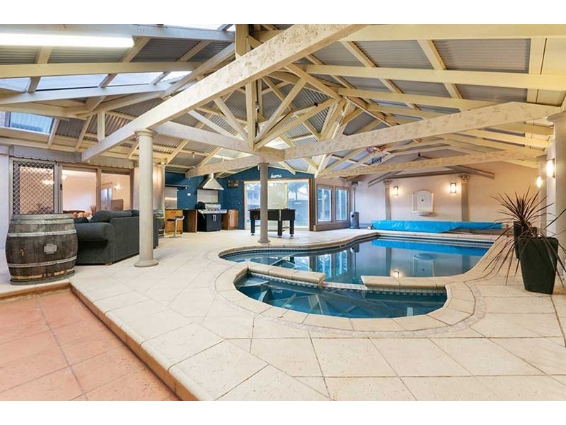 30 Pembroke Crescent, Craigieburn VIC 3064