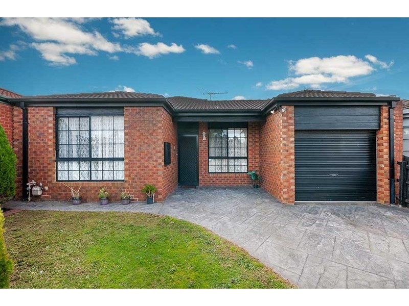 35 Rostron Way, Roxburgh Park VIC 3064