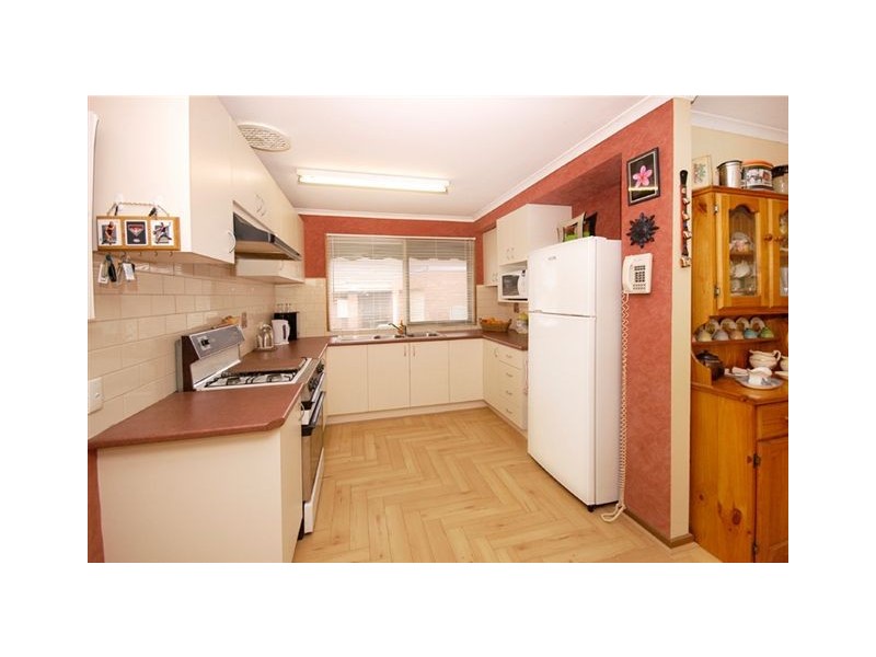 6 Telford Court, Meadow Heights VIC 3048