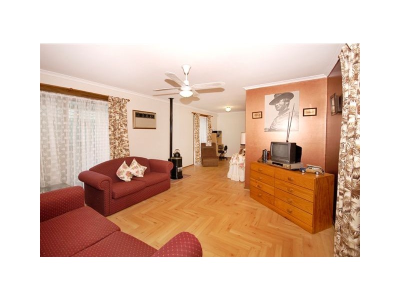 6 Telford Court, Meadow Heights VIC 3048