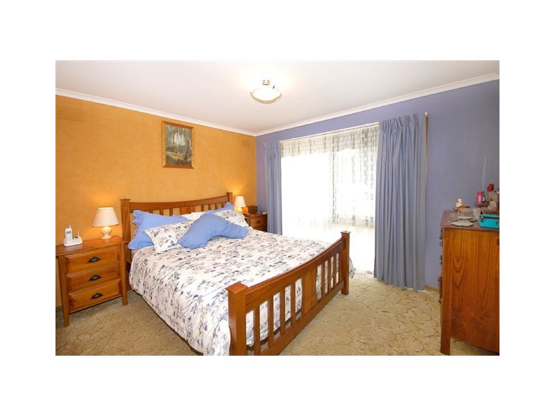 6 Telford Court, Meadow Heights VIC 3048