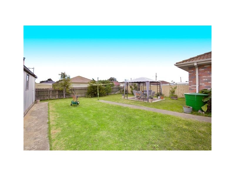6 Telford Court, Meadow Heights VIC 3048