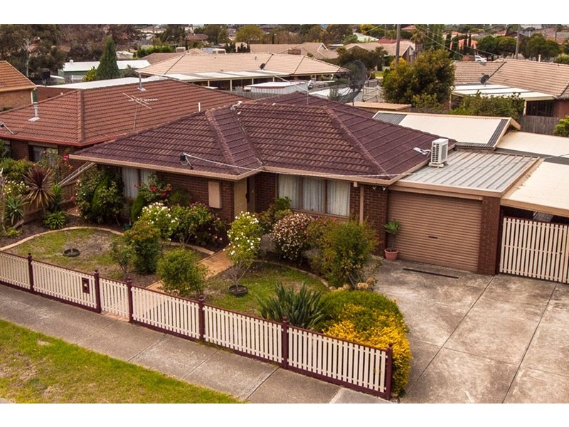 4 Banbury Crescent, Craigieburn VIC 3064