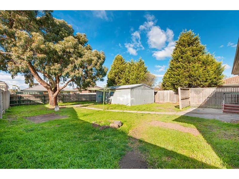4 Waverley Court, Craigieburn VIC 3064