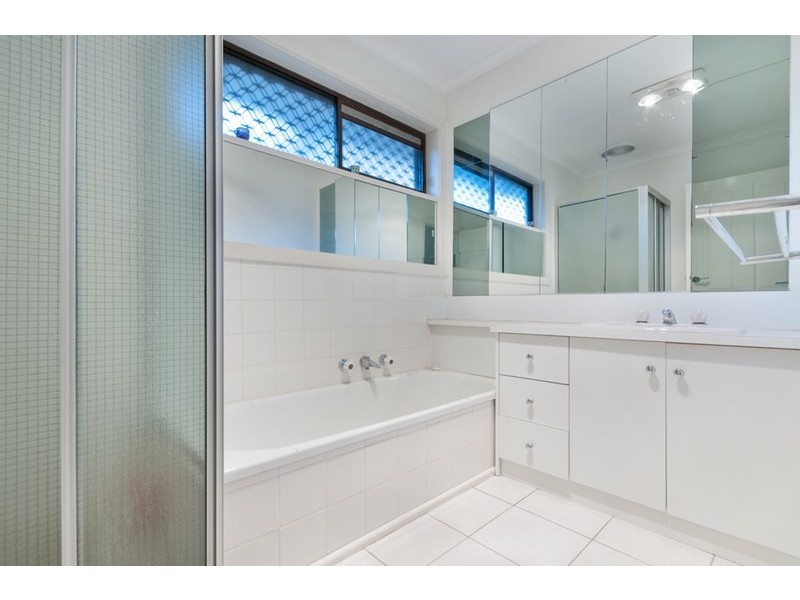 4 Lee Street, Craigieburn VIC 3064