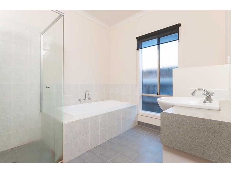 6 Reay Drive, Craigieburn VIC 3064