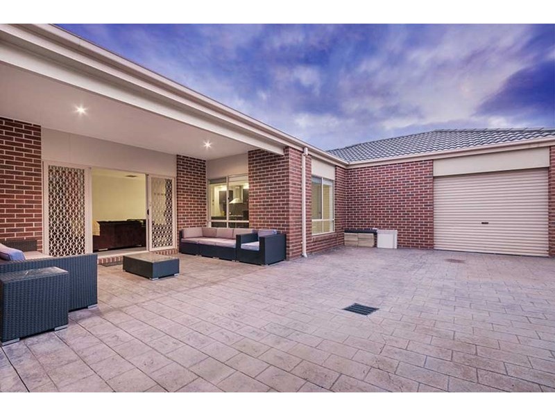 14 Beechville Place, Craigieburn VIC 3064