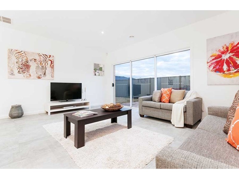 4 Cardigan Street, Craigieburn VIC 3064