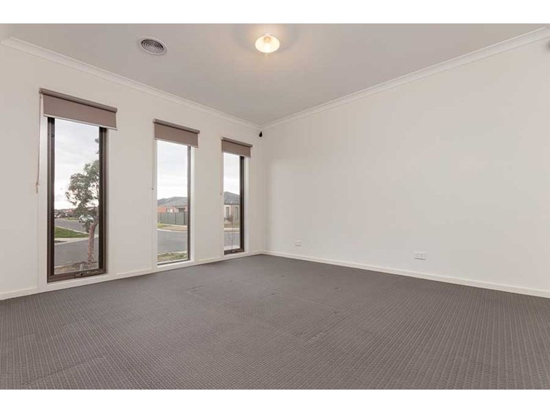 89 Moor Park Drive, Craigieburn VIC 3064