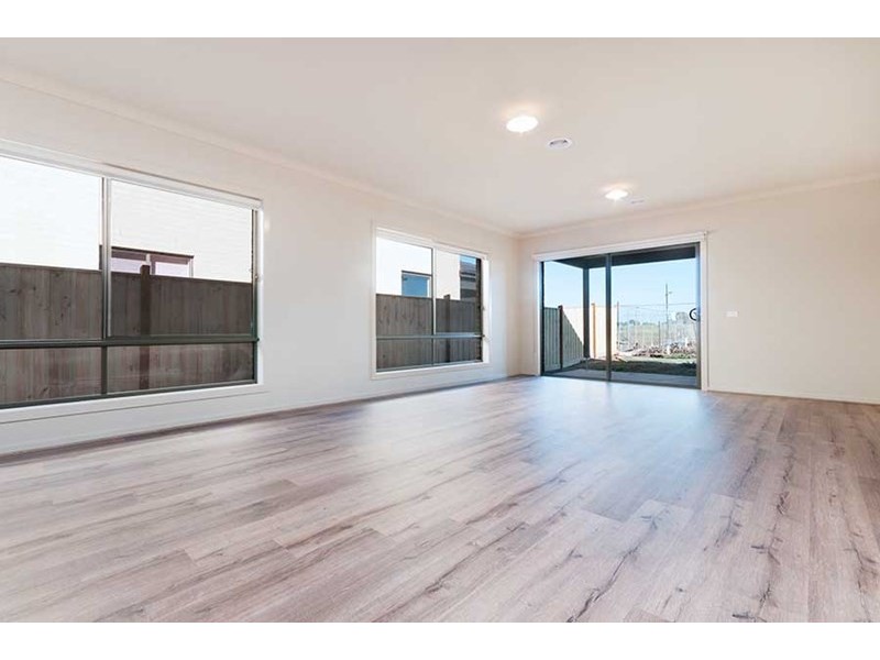 22 Primavera Way, Mickleham VIC 3064