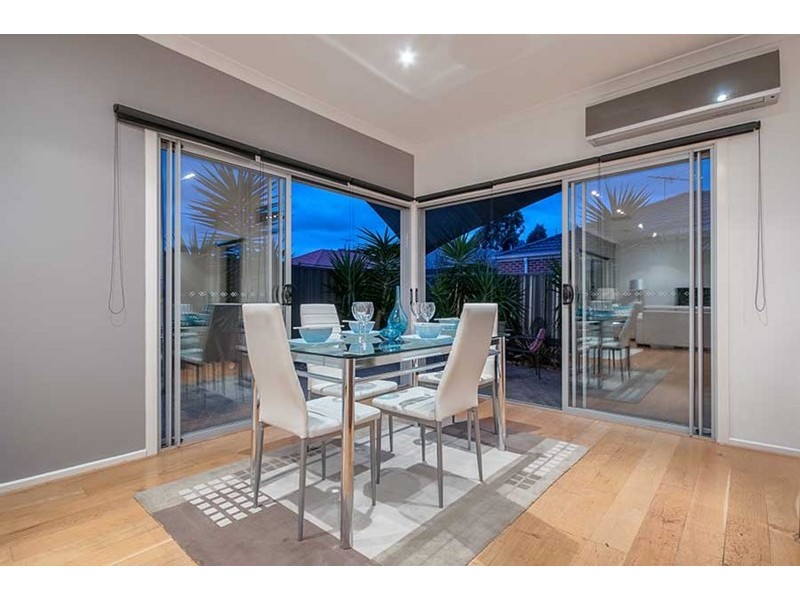 4 Girraween Crescent, Craigieburn VIC 3064