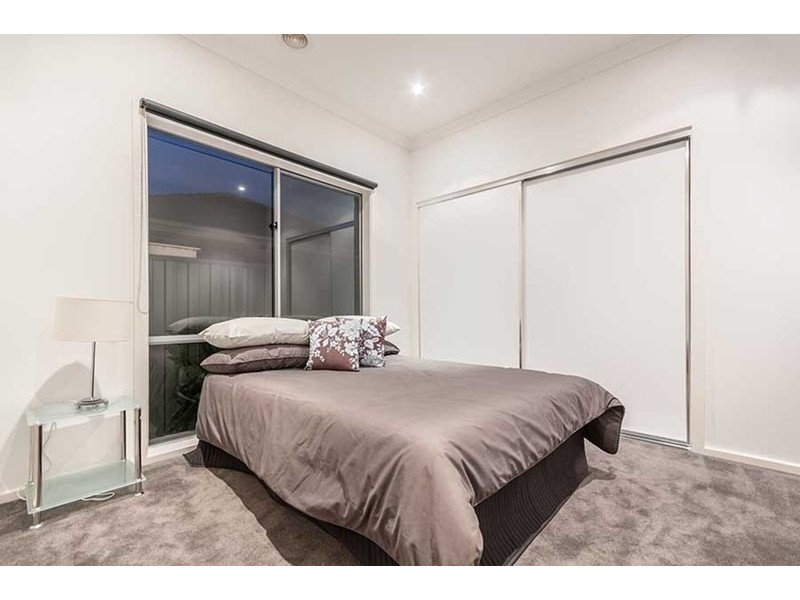 4 Girraween Crescent, Craigieburn VIC 3064