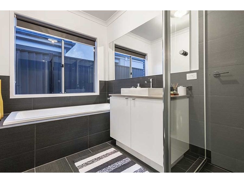 36 Spirited Circuit, Craigieburn VIC 3064