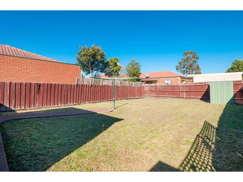12 Pinnock Avenue, Roxburgh Park VIC 3064