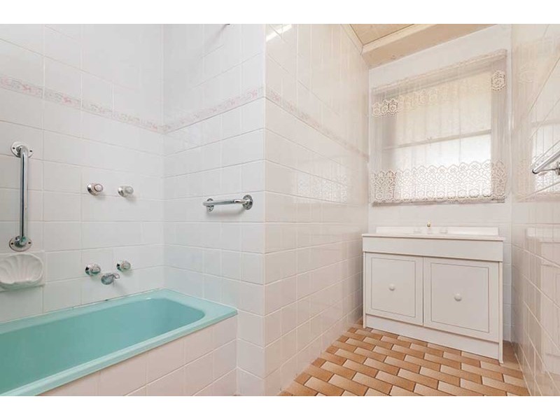 12 Moe Court, Dallas VIC 3047