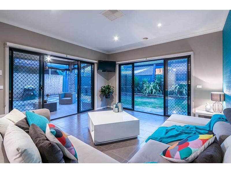 8 Coventry Lane, Craigieburn VIC 3064