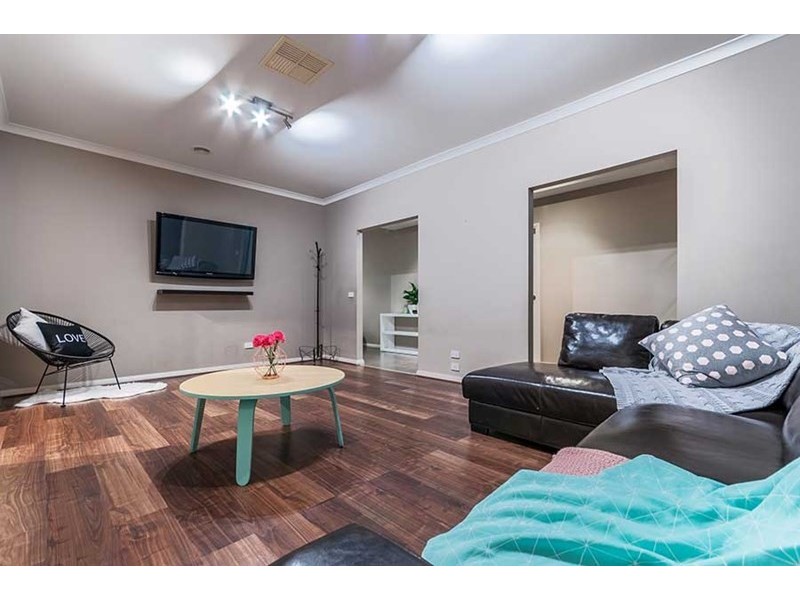 8 Coventry Lane, Craigieburn VIC 3064