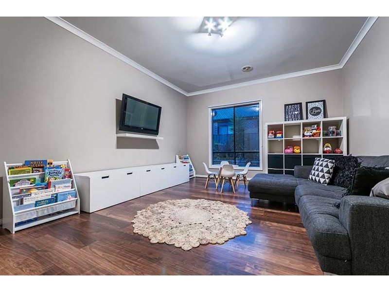 8 Coventry Lane, Craigieburn VIC 3064