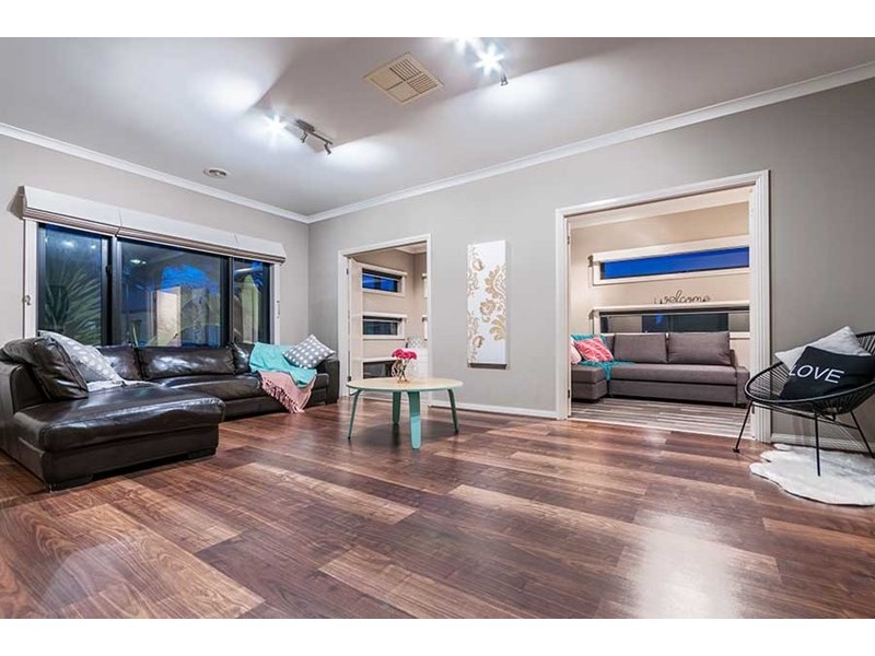 8 Coventry Lane, Craigieburn VIC 3064