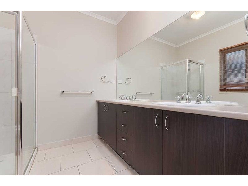 15 Claremont Street, Craigieburn VIC 3064