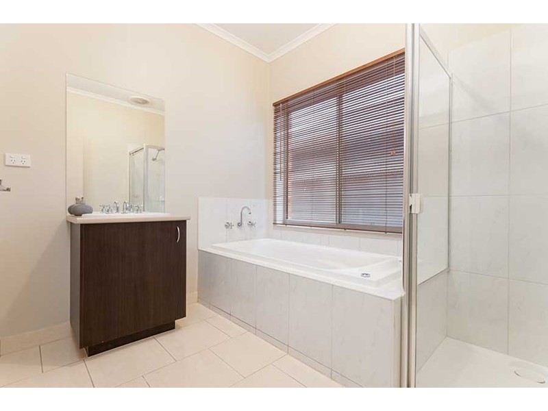 15 Claremont Street, Craigieburn VIC 3064