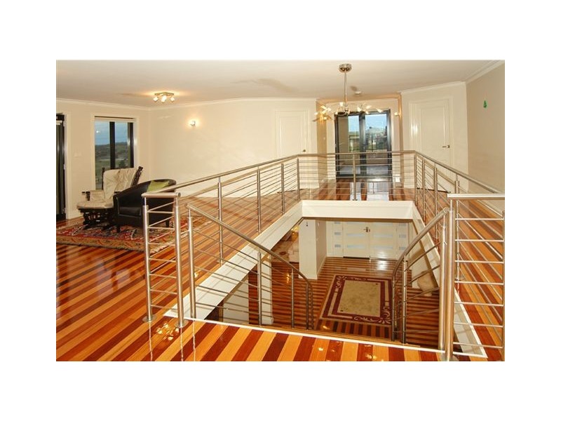 24 Gaussberg Walk, Roxburgh Park VIC 3064