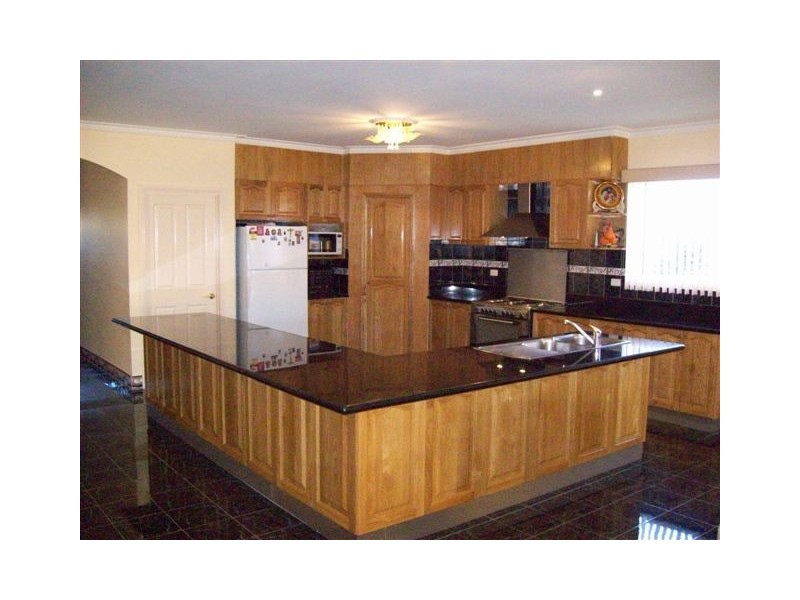 48 Eagleview Way, Craigieburn VIC 3064