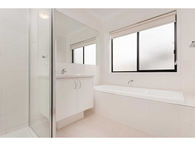 11 Yarradale Drive, Mickleham VIC 3064