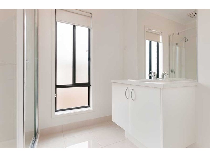 11 Yarradale Drive, Mickleham VIC 3064