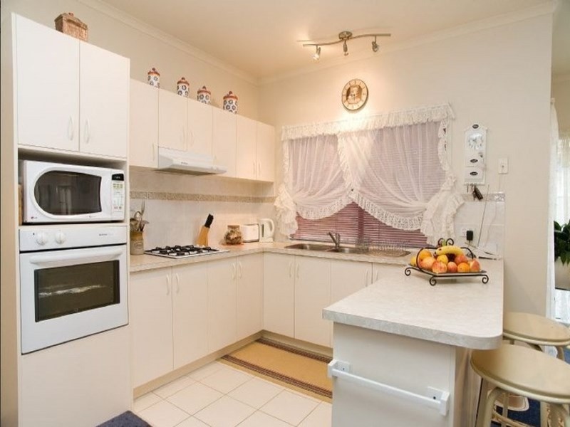 9 Shearwater Place, Craigieburn VIC 3064