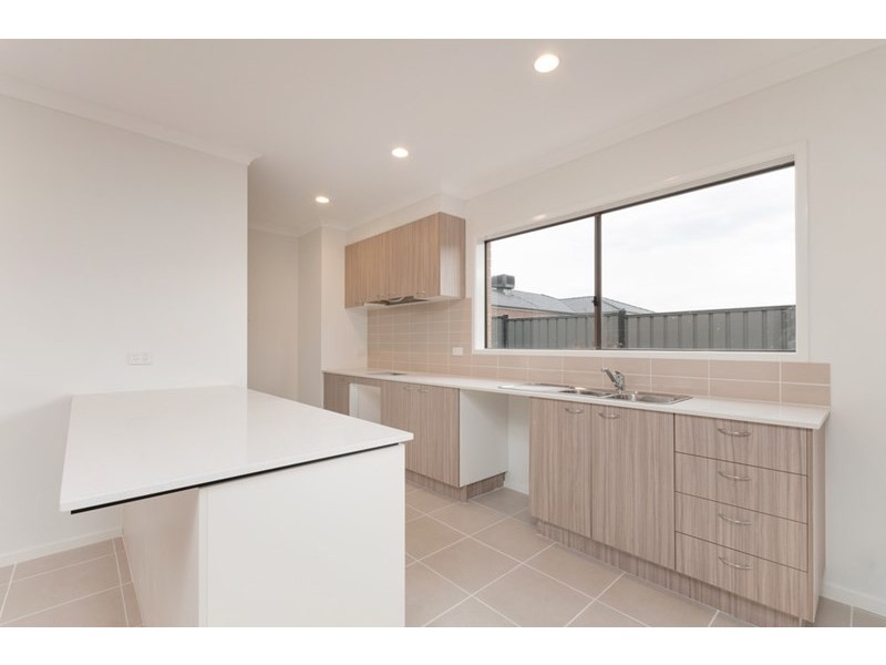 82 Bluebell Drive, Craigieburn VIC 3064