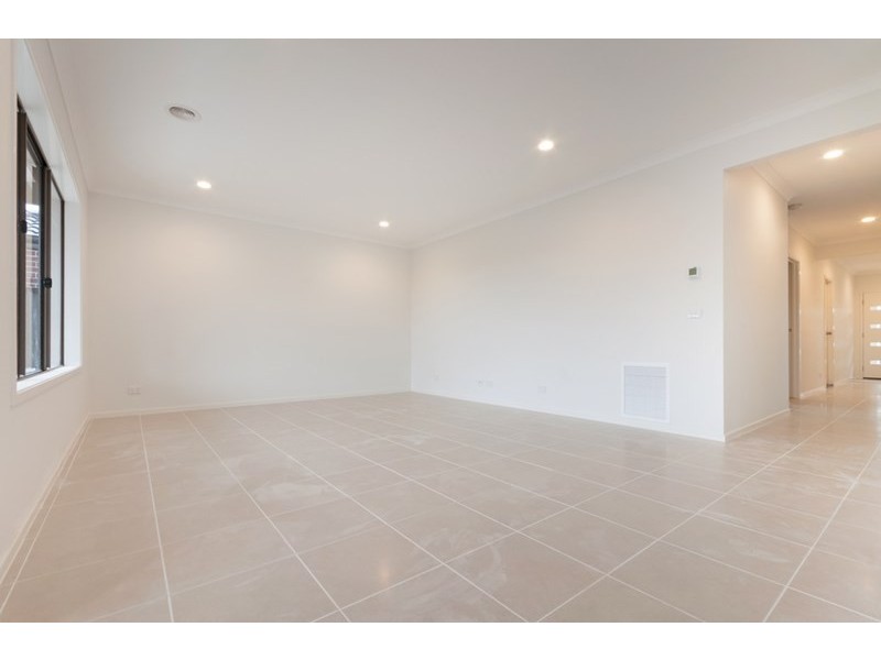 82 Bluebell Drive, Craigieburn VIC 3064