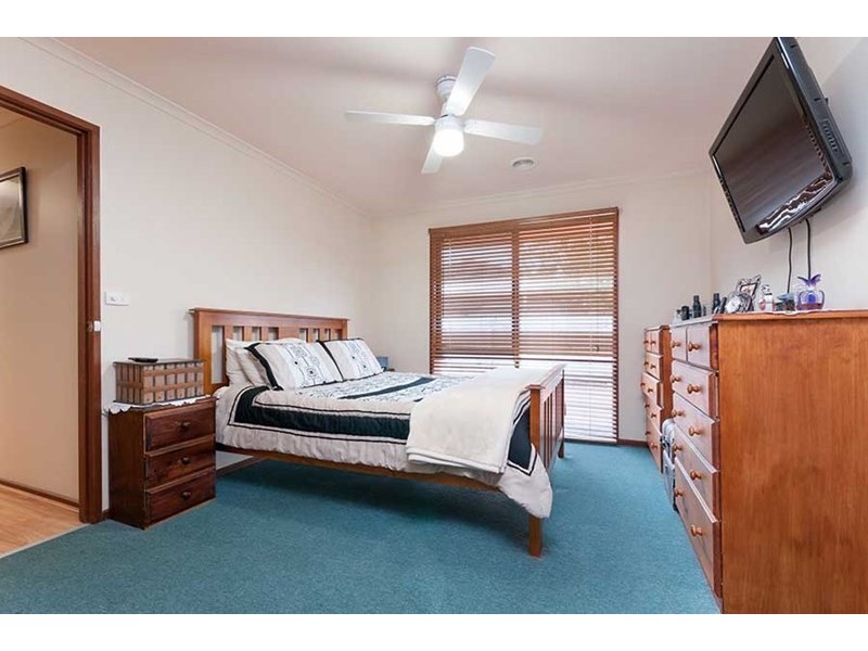 16 Crawley Court, Craigieburn VIC 3064