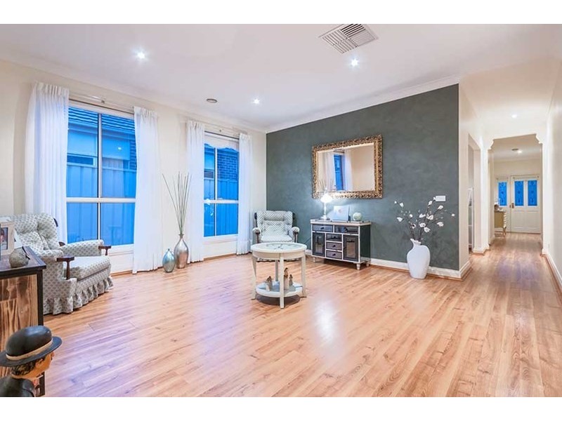 4 Tusmore Rise, Craigieburn VIC 3064