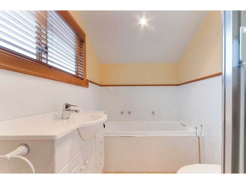 21B Robinson Street, Jacana VIC 3047