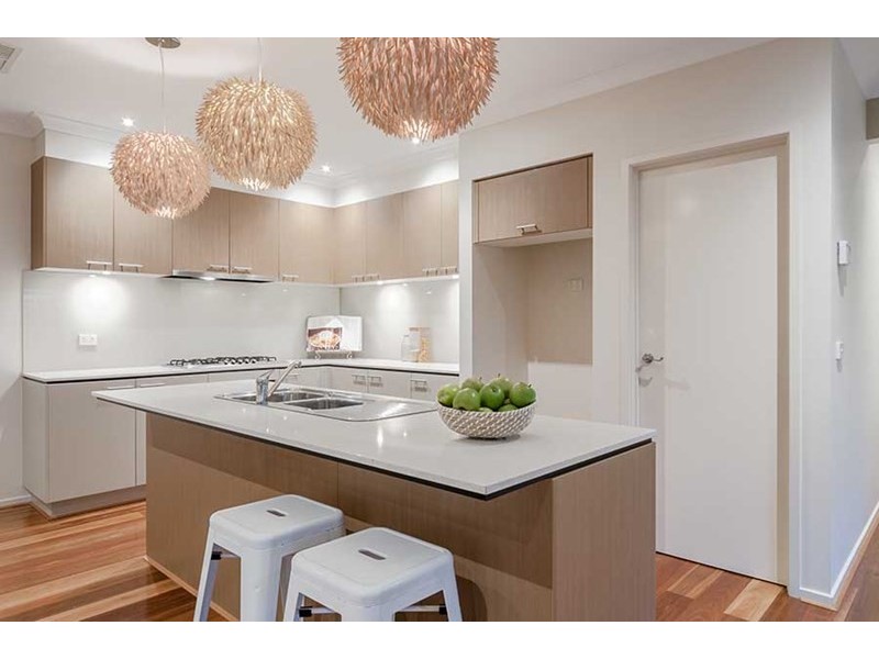 13 Fletcher Road, Craigieburn VIC 3064