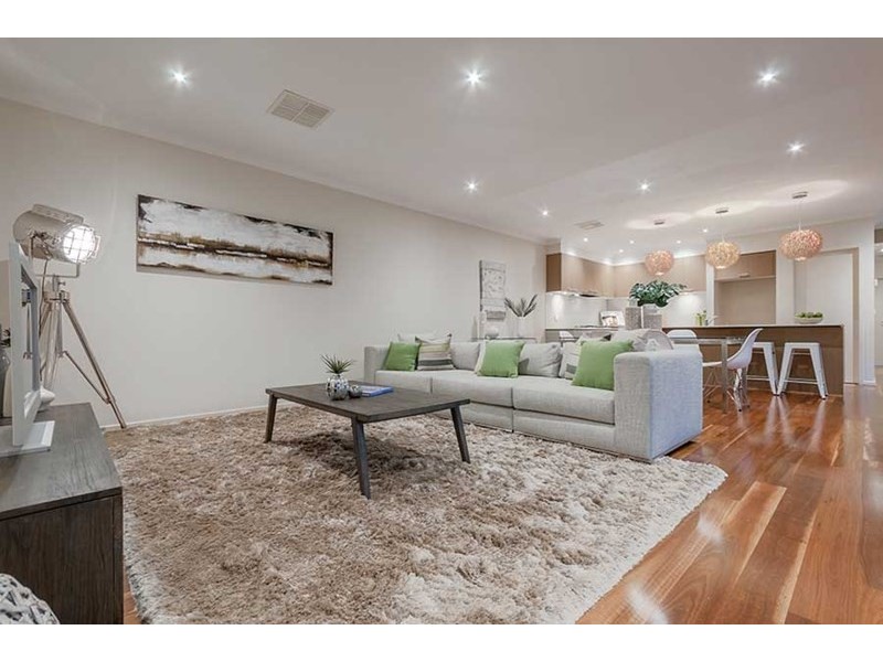 13 Fletcher Road, Craigieburn VIC 3064