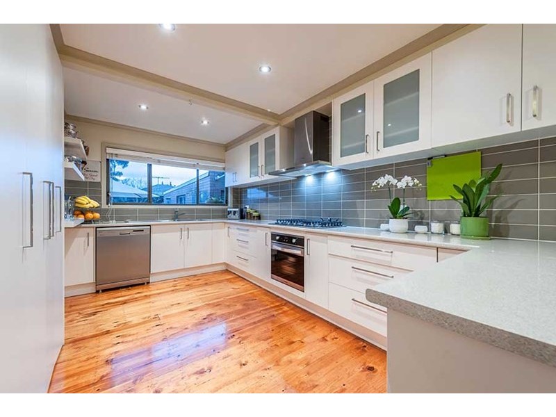 16 Carlisle Street, Craigieburn VIC 3064