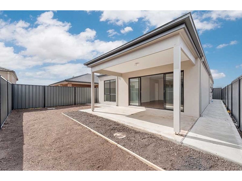 64 Bluebell Drive, Craigieburn VIC 3064
