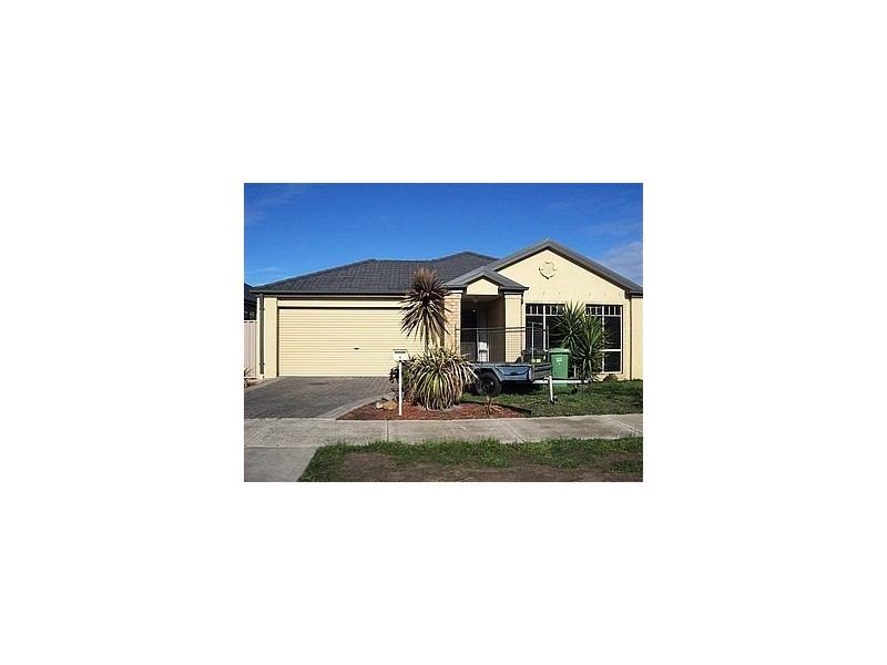 4 Berrima Close, Craigieburn VIC 3064