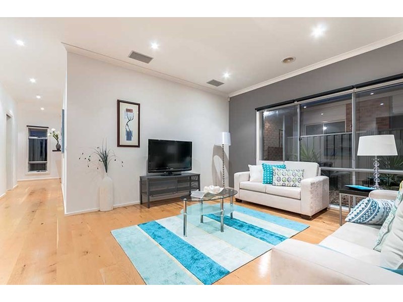 4 Girraween Crescent, Craigieburn VIC 3064